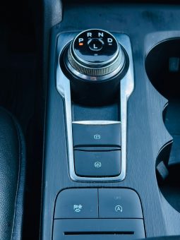 
										2022 Ford Escape full									