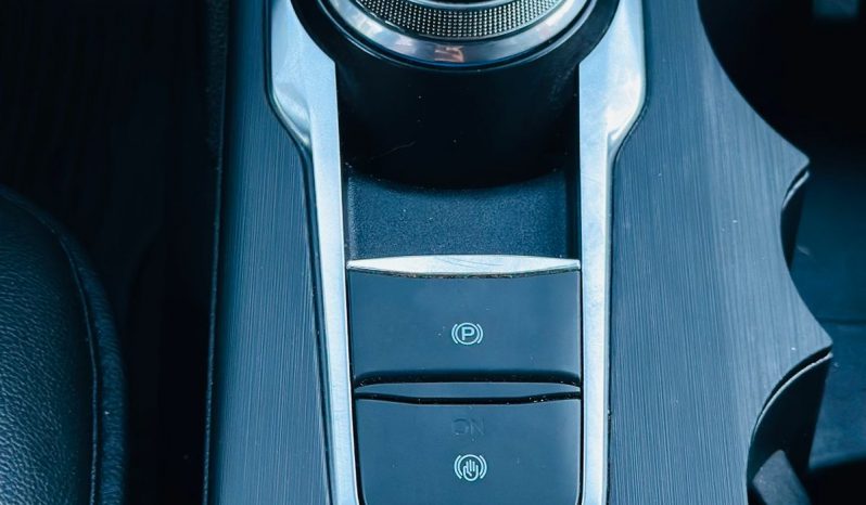 
								2022 Ford Escape full									