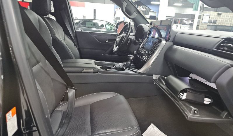 
								2024 Lexus LX600 full									